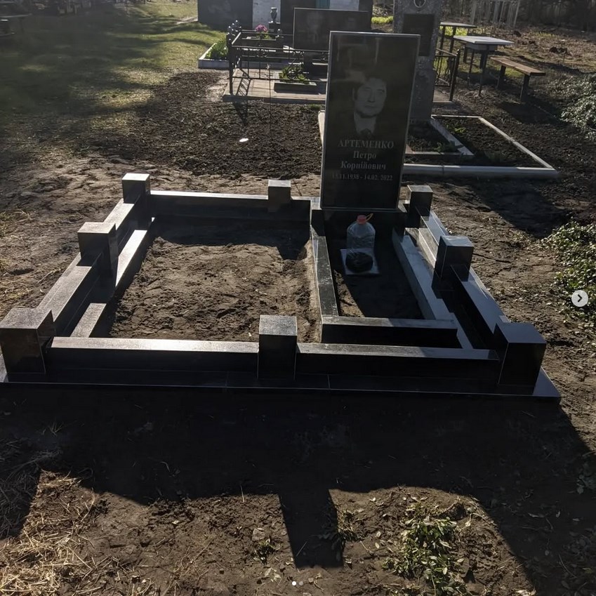 Пам'ятник з граніту