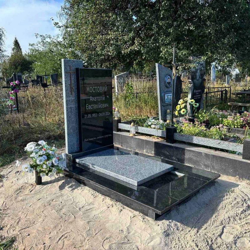 Пам'ятник з граніту