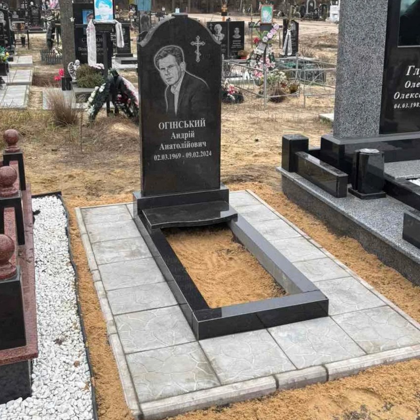Пам'ятник з граніту