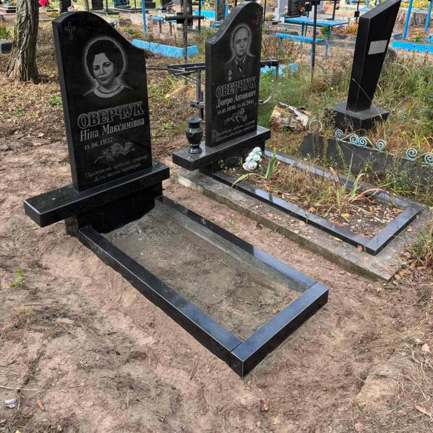 Пам'ятник з граніту