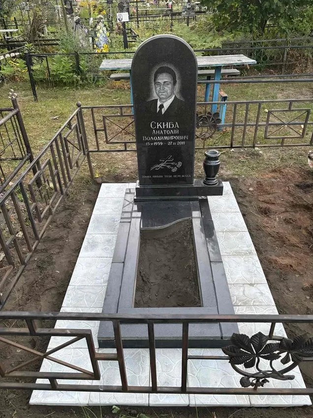 Пам'ятник з граніту