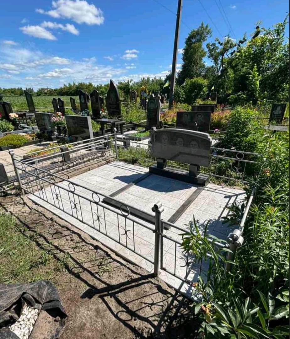 Пам'ятник з граніту