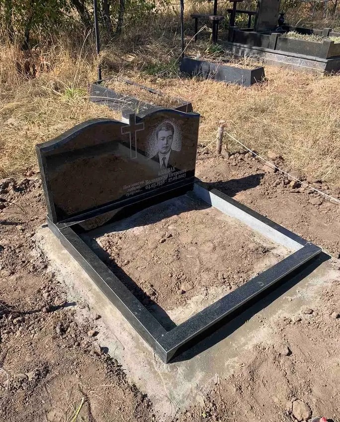 Пам'ятник з граніту