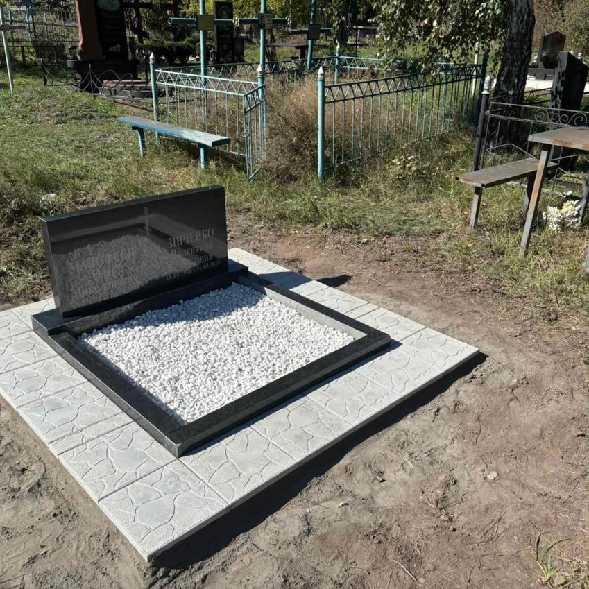 Пам'ятник з граніту